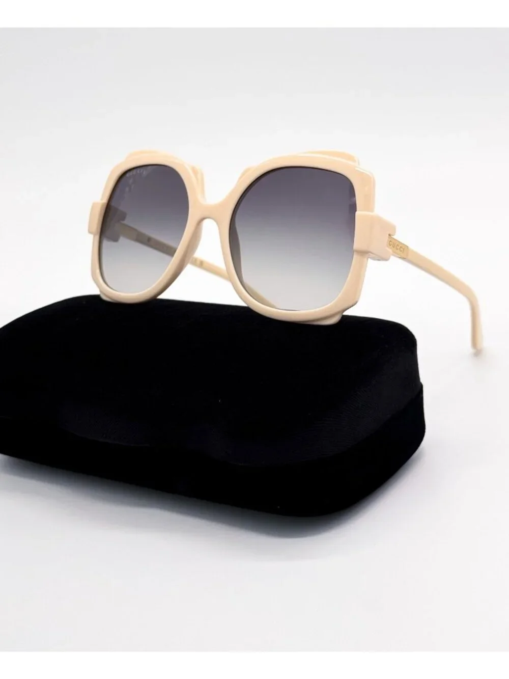 New Gucci White Gray Women Oversized Sunglasses GG1431S 004